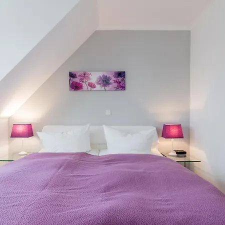 Haus Passat - *